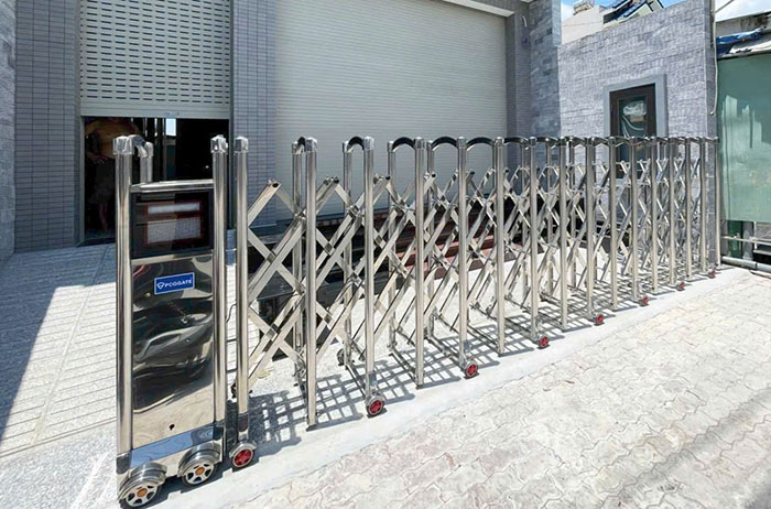 cổng xếp inox 201 giá rẻ